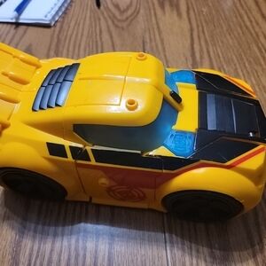 Playskool Heroes Transformers Rescue Bots Bumblebee Rescue Guard 1 step convert